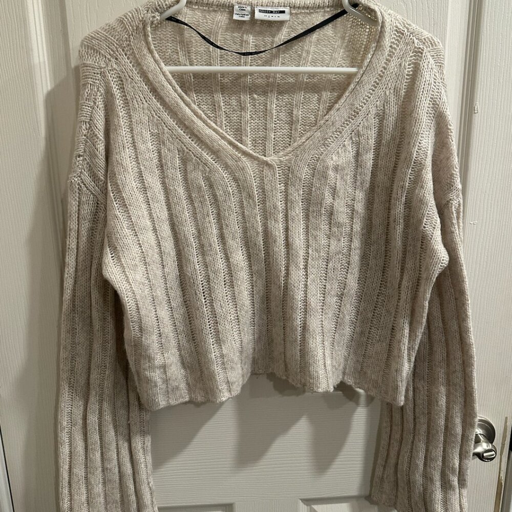 Cropped cream small sweater